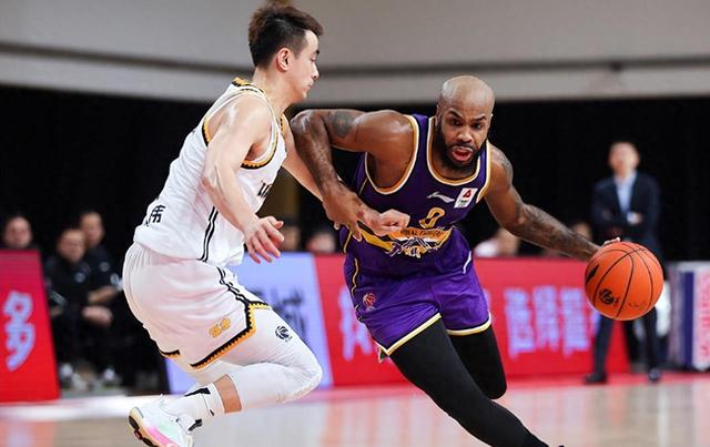 关于穆古鲁扎迎来七赛季出色发挥,热火观众热烈欢呼!的信息 关于穆古鲁扎迎来七赛季出色发挥,热火观众热烈欢呼!的信息