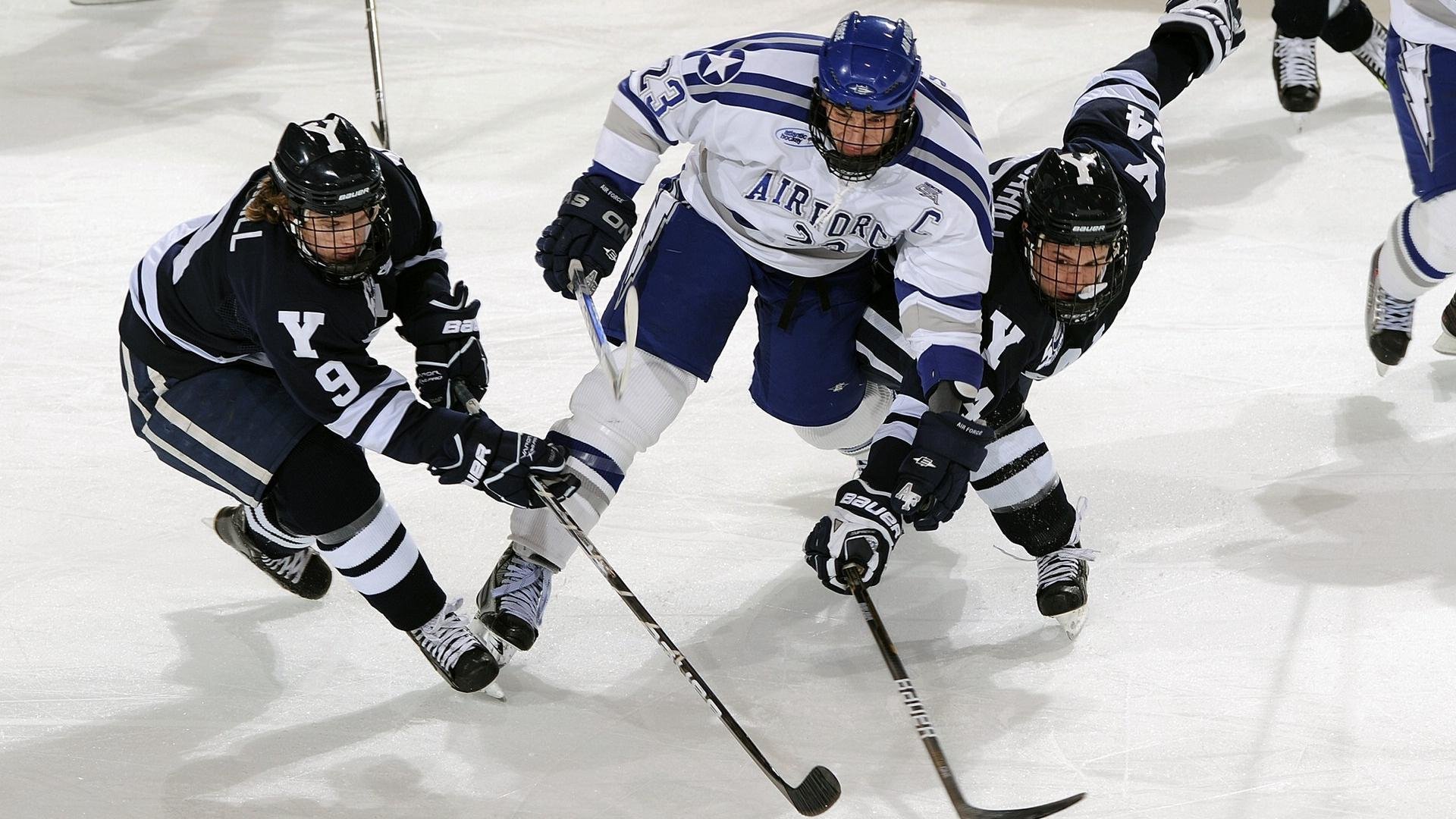 掘金不断突破！，西亚卡姆连续三场比赛得分超过反败为胜赛场气氛高涨